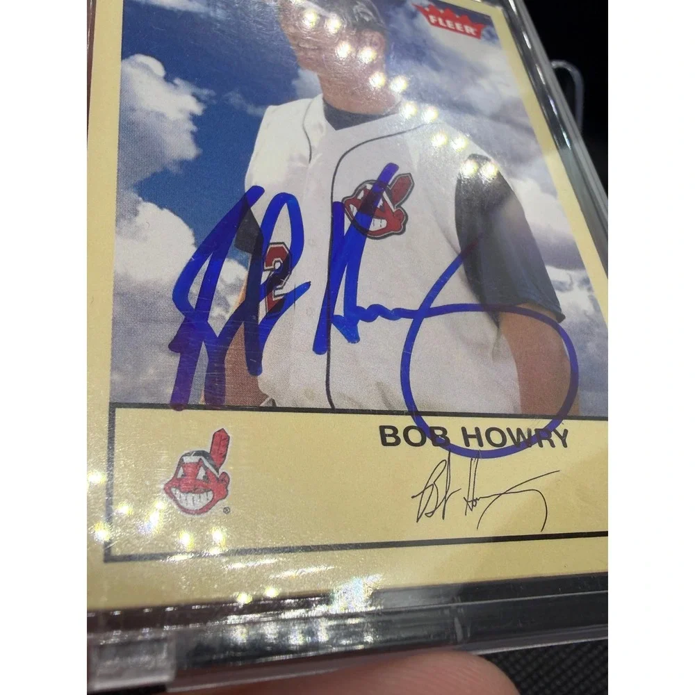 Bob Howry Signed 2005 Fleer Tradition Cleveland Indians Card 238 Auto NM